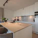 Seaview With Parking & Balcony Ostende