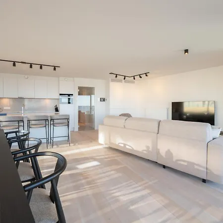 Seaview With Parking & Balcony *