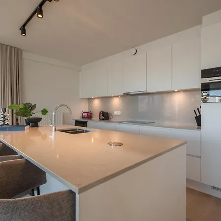 Seaview With Parking & Balcony Ostende