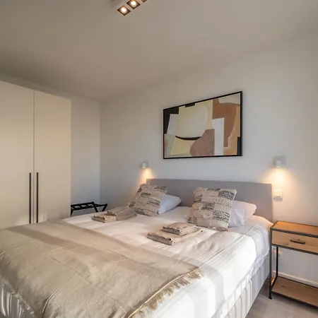 Seaview With Parking & Balcony