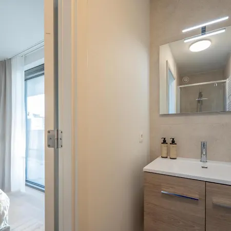 Seaview With Parking & Balcony Lejlighed Oostende
