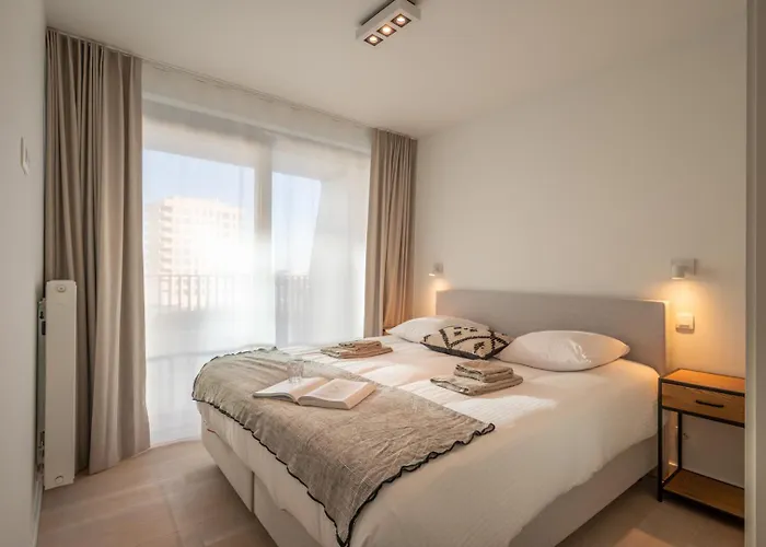 Seaview With Parking & Balcony *