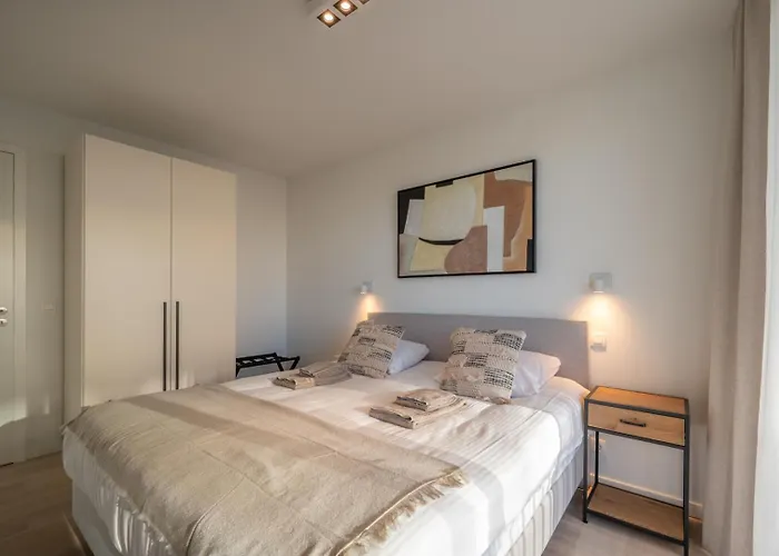 Seaview With Parking & Balcony