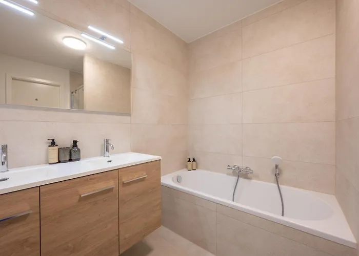 Apartment Seaview With Parking & Balcony Ostend