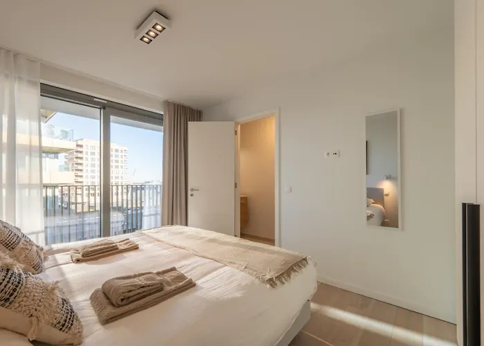 Seaview With Parking & Balcony